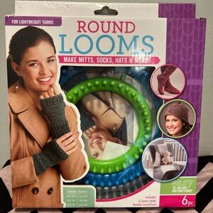 Round Looms for Mitts, Socks, Hats & More